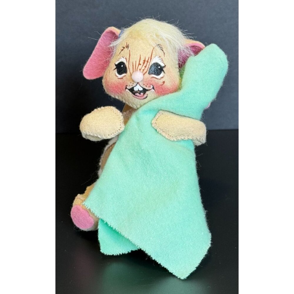 Annalee Beige Bunny Rabbit Doll With Green Blanket 6" Handcrafted Collectible Pl
